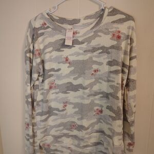 Secret Treasures Gray and Cream Floral Top